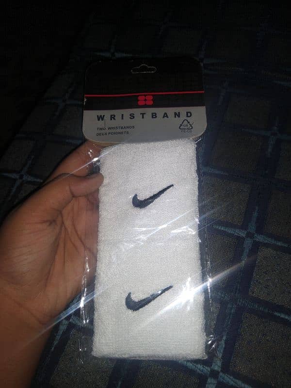 nike wristband 4