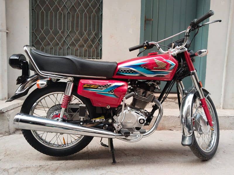 Honda 125 , 3800 km drive , 2024 model 0