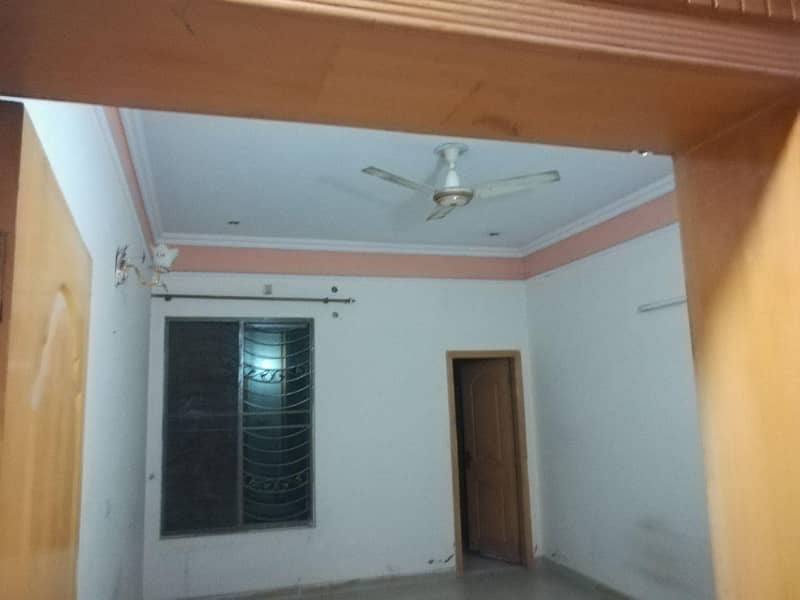 Gorgeous 12 Marla Lower Portion For rent Available In Johar Town Phase 1 - Block F2 4