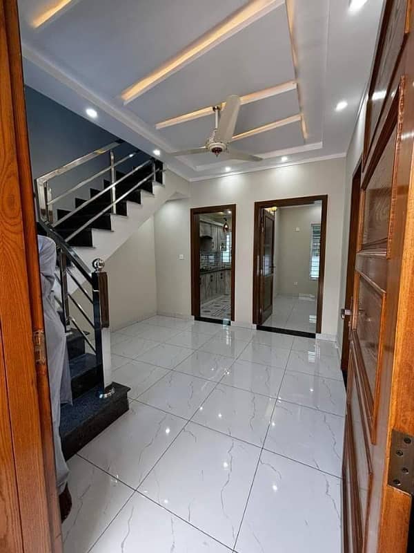 Size 25x40 Brand New Double Store Luxury House For Sale IN G-13 Income Rent 1.10 k 24