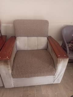 a better condition sofa set