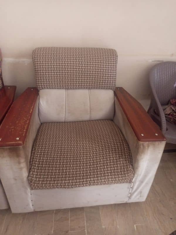 a better condition sofa set 0