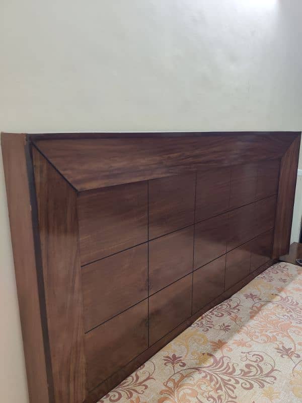 KING SIZE WOODEN BED. (5.5 ft Back) 5