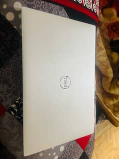 Dell xps 13 Core i5-10th generation 8gb/512gb