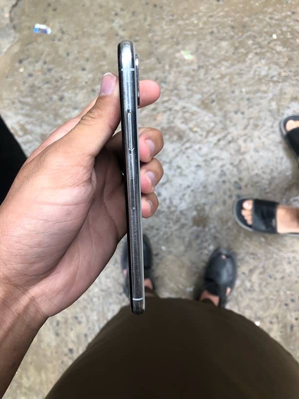 Iphone X 64 GB PTA Approved 3