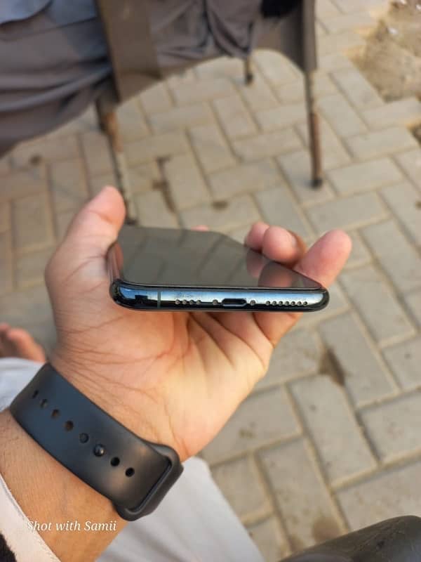 iPhone 11 Pro Max 64gb non pta j. v 4mnth sim time available 2