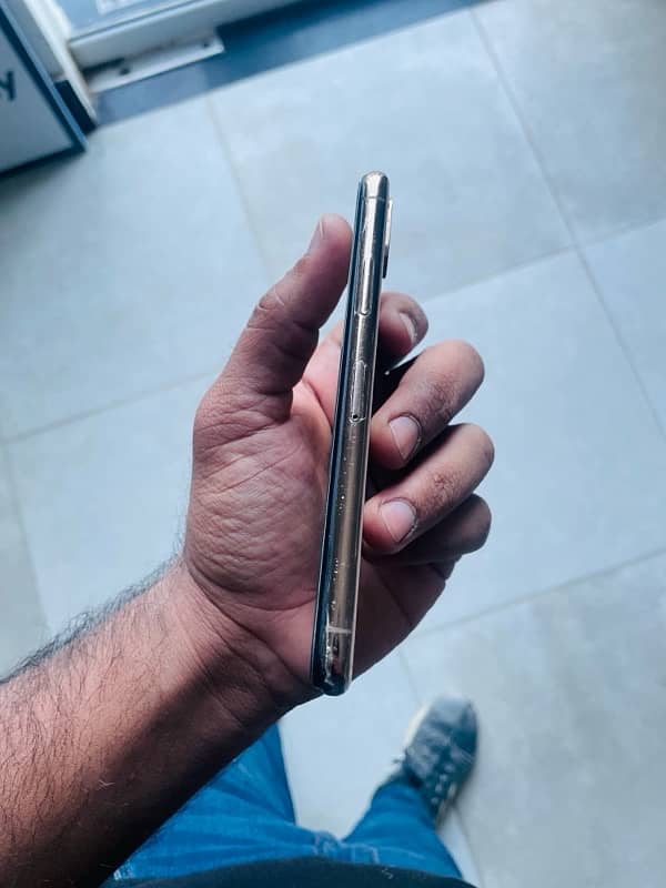 IPHONE XS (64GB) NON PTA 2