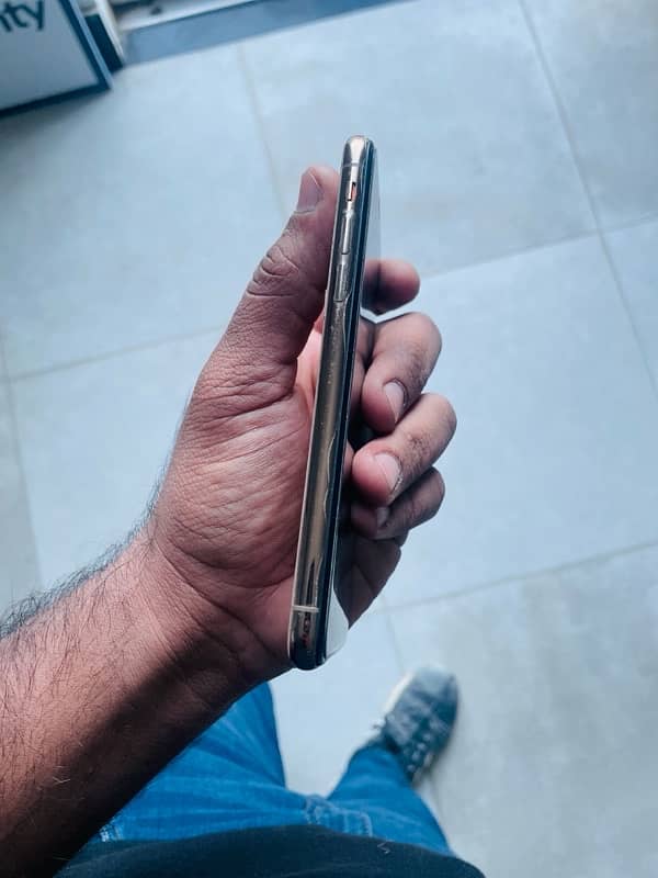 IPHONE XS (64GB) NON PTA 3