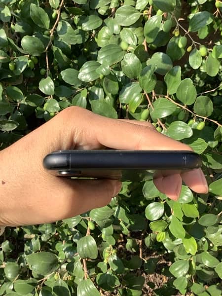 IPhone XR black open 256gb 100% battery health 10/10condition 6