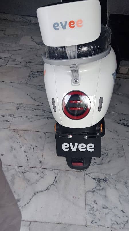 brand new evee nisa in mint condition no problem very economical 1