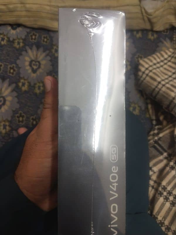 vivo v40e 5G. . 8GB /256GB 1