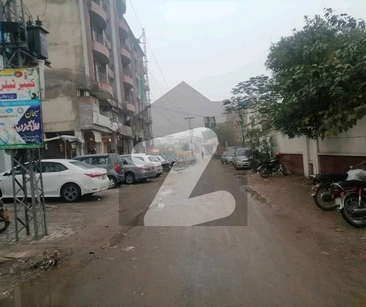 300 Square Feet Flat In Johar Town Phase 2 - Block H3 Best Option 5