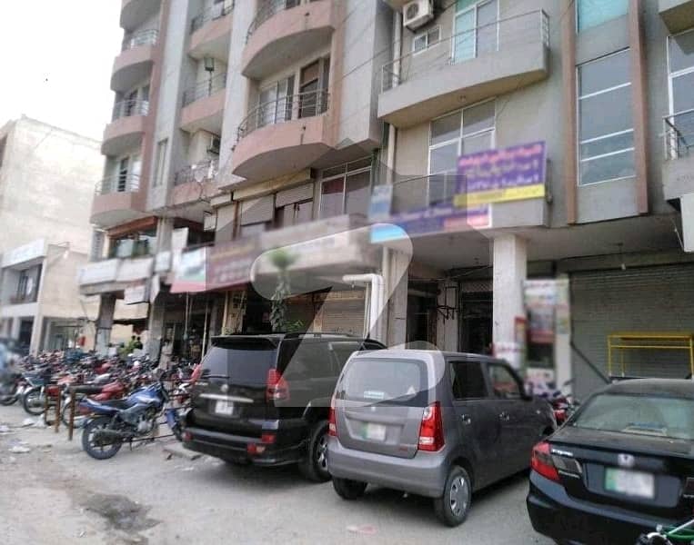 Flat Of 350 Square Feet Is Available In Contemporary Neighborhood Of Johar Town 2