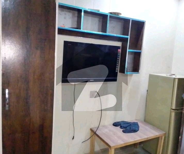 Johar Town Phase 2 - Block H3 Flat Sized 250 Square Feet For rent 5