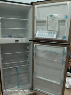 Dawlance refrigerator new.