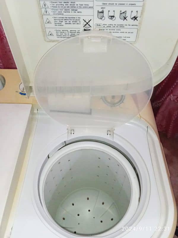 Haier washing twin tub model number HWM 12