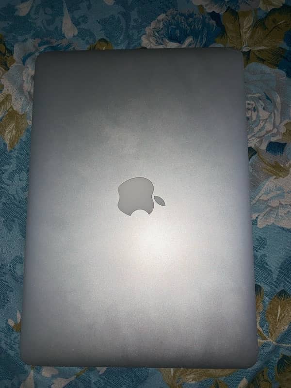 MacBook Pro (Laptop) 2