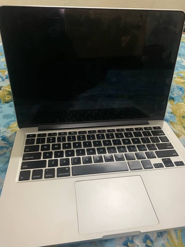 MacBook Pro (Laptop) 3