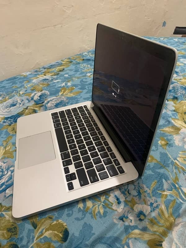 MacBook Pro (Laptop) 4