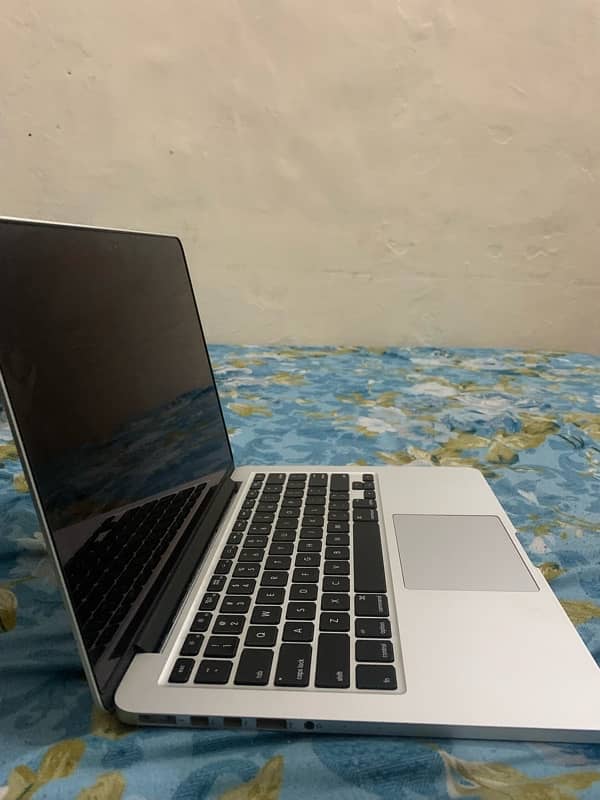 MacBook Pro (Laptop) 5