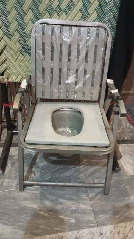 washroom chair 1