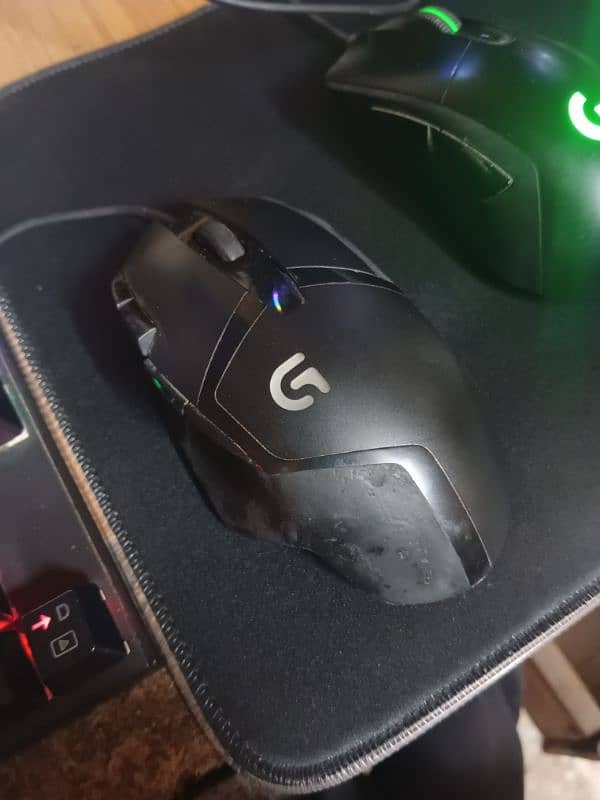 Logitech G402 Hyperion Fury 1