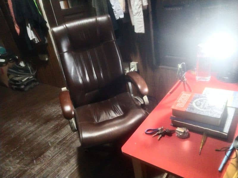 office chair in good condition for sale 0