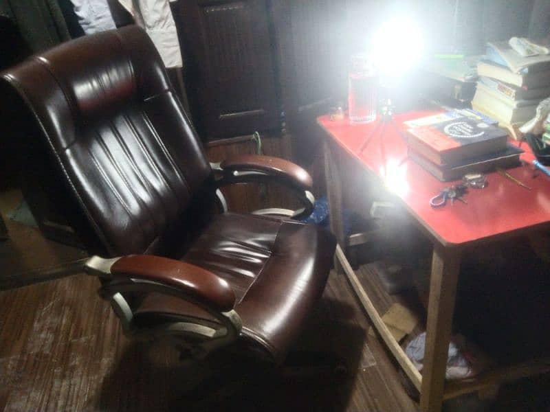 office chair in good condition for sale 1