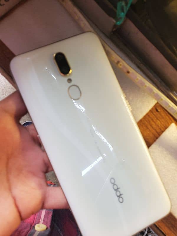 oppo f11 1