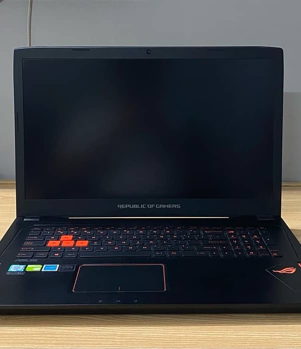 Asus Rog Strix gaming laptop 8