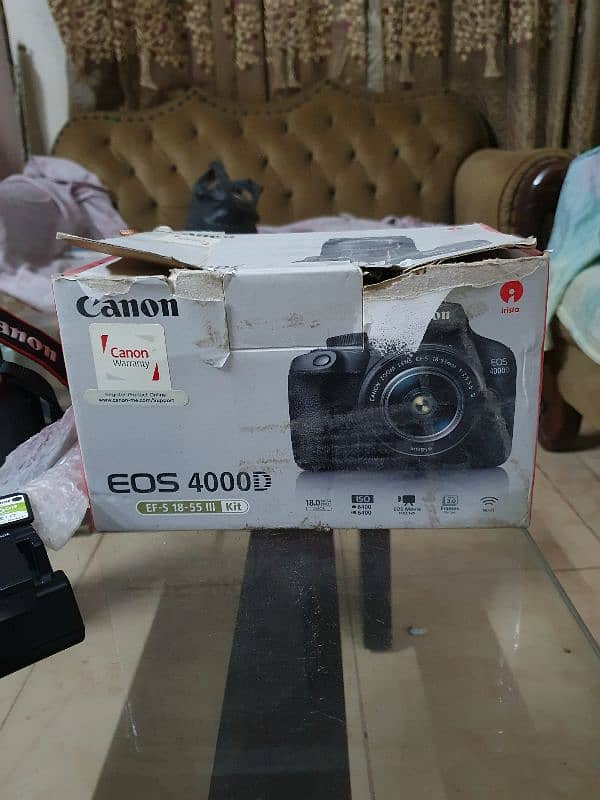 Canon Eos 4000d with box and 50mm F1.8 lens. 1