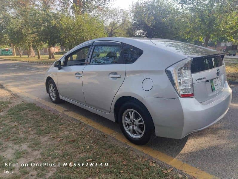 Toyota Prius 2014 1