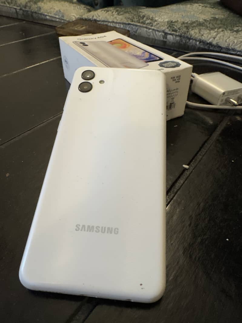 Samsung Galaxy A04 0