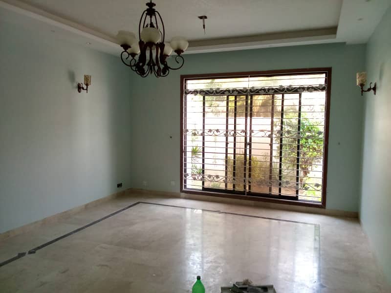 Defence Phase 6 500 Yards Bungalow on Rent 11