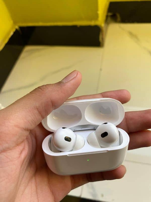 Apple Airpods pro 2nd generation 2