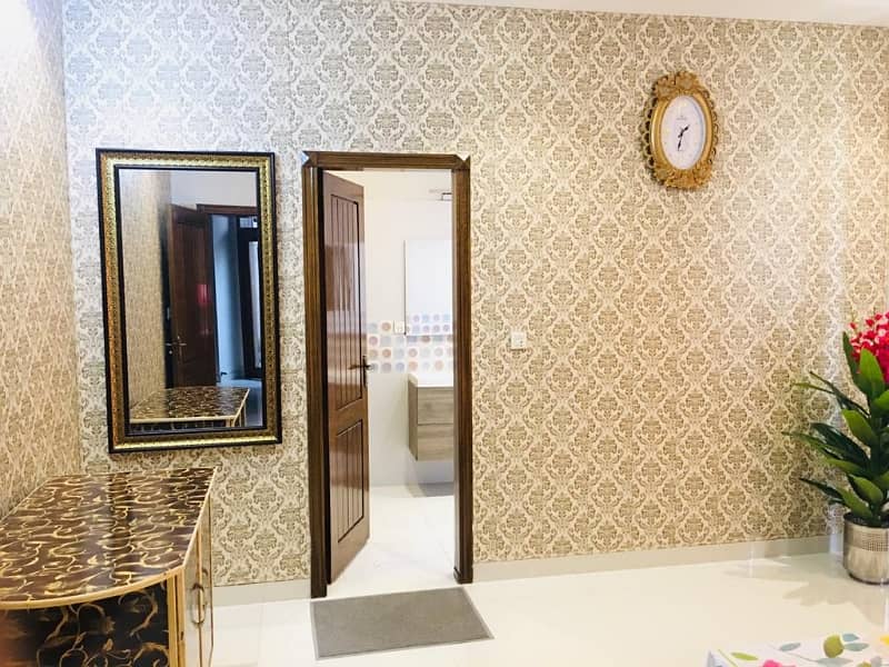 10 Marla Used House For Sale In Janiper Block Sector C Bahria Town Lahore. 2