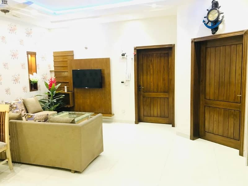 10 Marla Used House For Sale In Janiper Block Sector C Bahria Town Lahore. 11