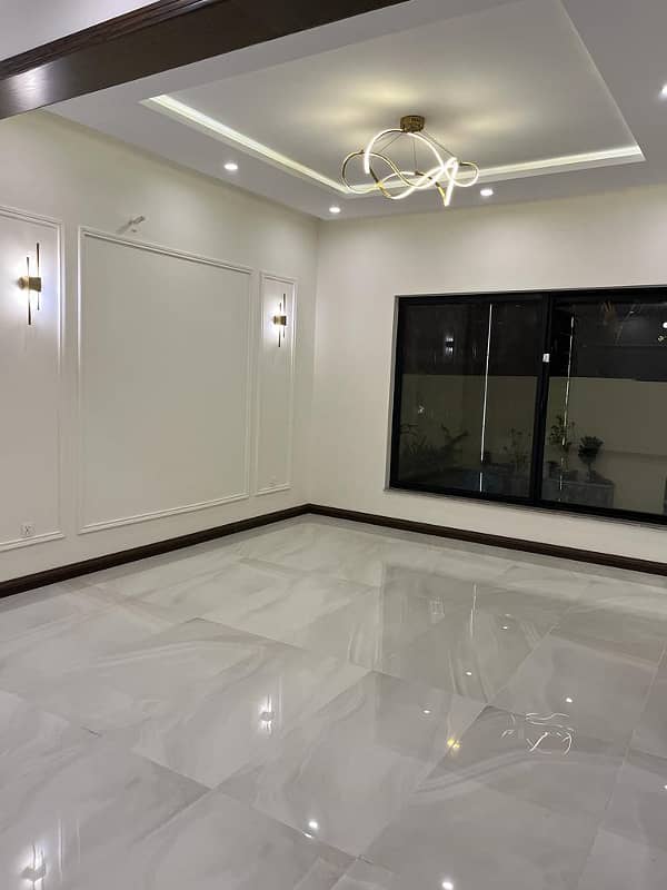 10 Marla House For Sale in Gulbahar Block Bahria Town lahore 1