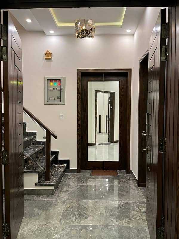 10 Marla House For Sale in Gulbahar Block Bahria Town lahore 14