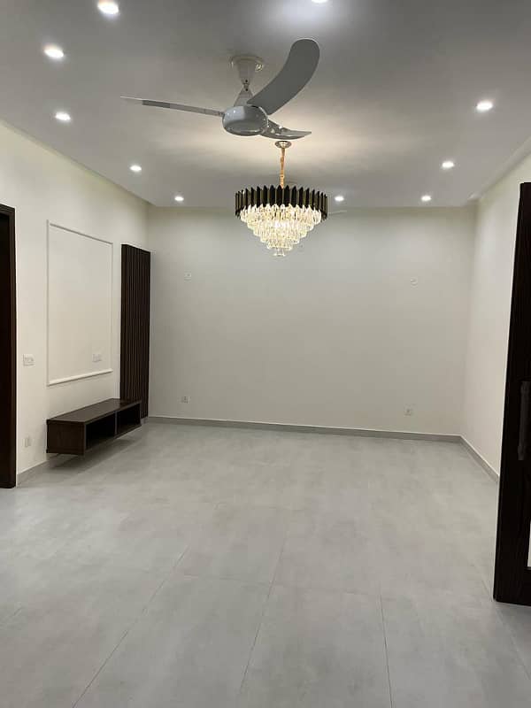 10 Marla House For Sale in Gulbahar Block Bahria Town lahore 34