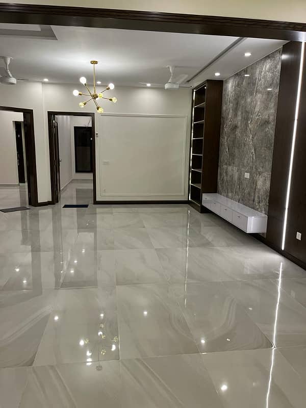 10 Marla House For Sale in Gulbahar Block Bahria Town lahore 39