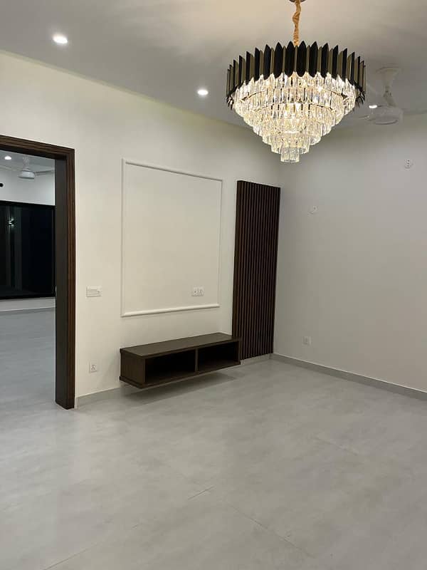 10 Marla House For Sale in Gulbahar Block Bahria Town lahore 40