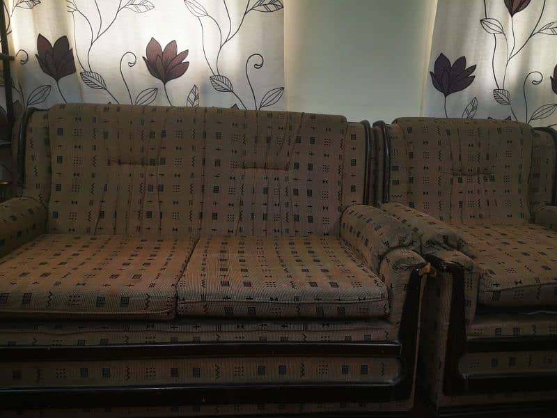 6 seater sofa set in good condition 0