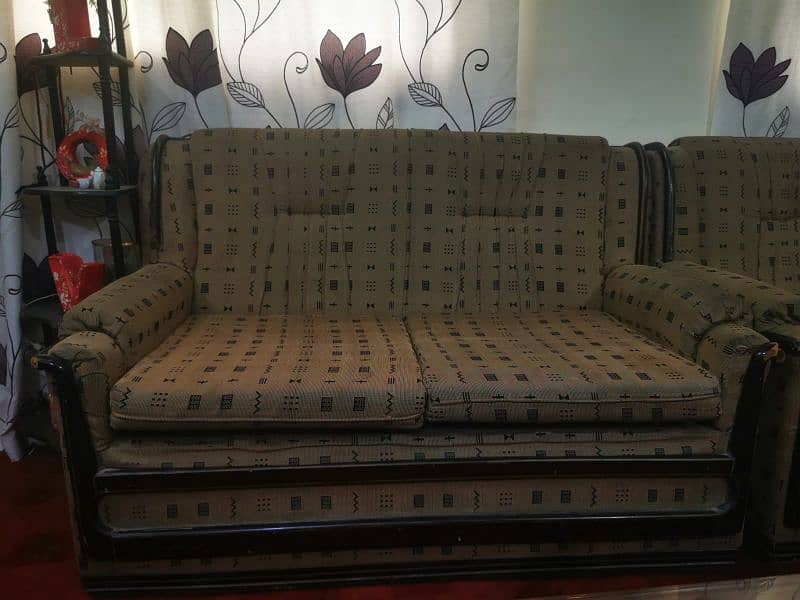 6 seater sofa set in good condition 2