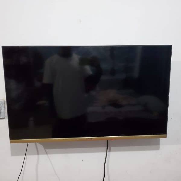 tv with box orginal remote less then 10 months used 0