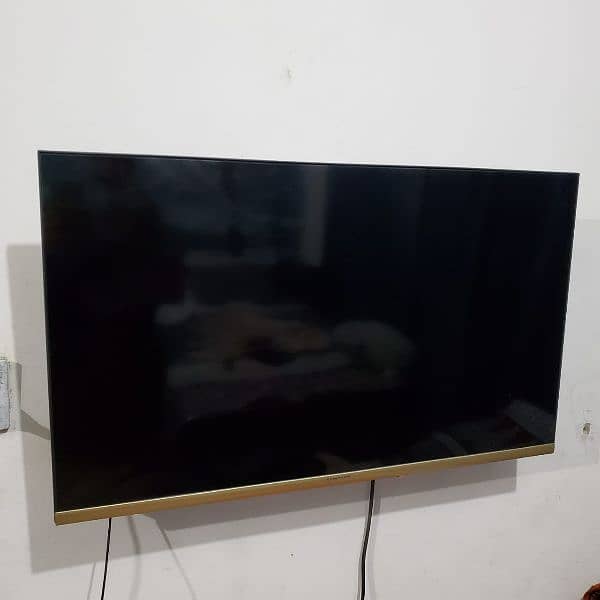 tv with box orginal remote less then 10 months used 2