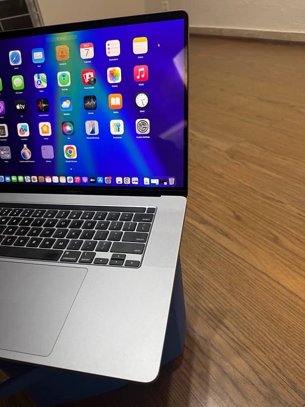 MacBook Pro 2019 - 16 inch 4