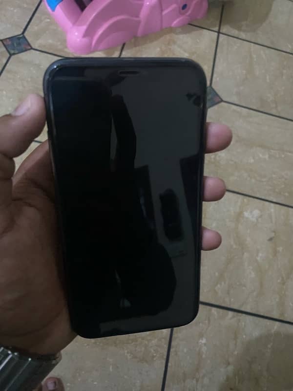 iphone 11 (64)gb 0