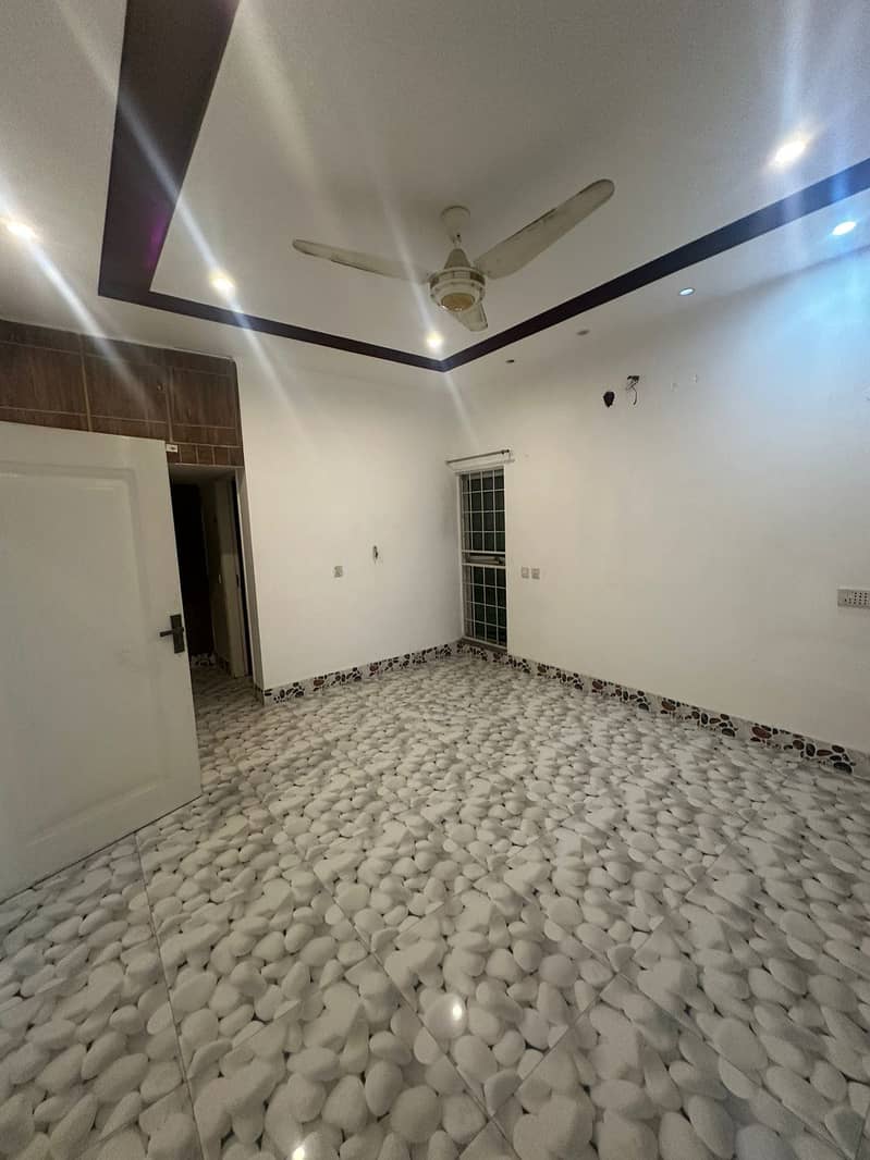 Book A Upper Portion Of 1 Kanal In Bahria Town - Janiper Block Lahore 2