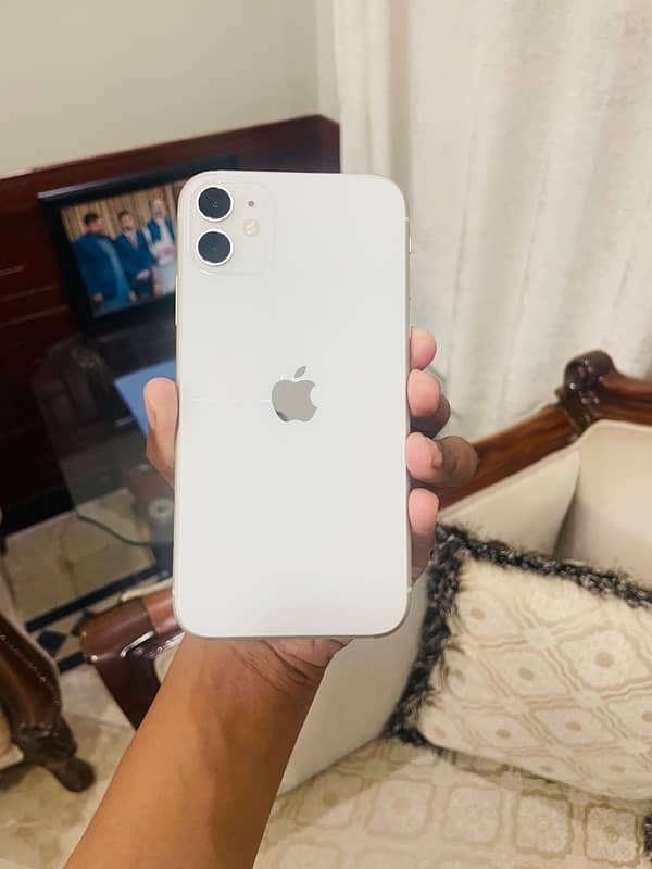 IPHONE 11 64 gb 6